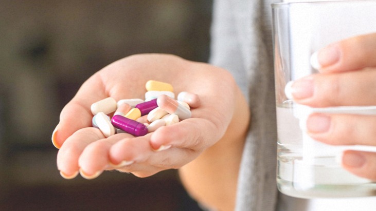 Sai lầm bẻ thuốc khi uống